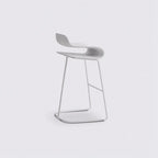 Tabouret de bar industriel en plastique et structure en acier, dossier bas et sans accoudoirs