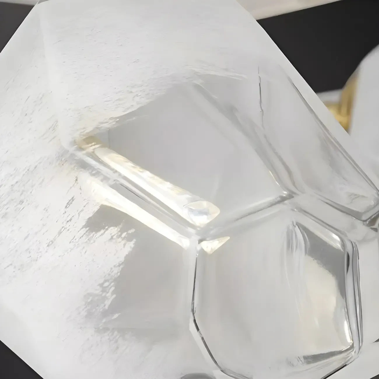 Suspension moderne dorée en verre irrégulier pour îlot de cuisine