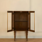 Armoire de rangement moderne sur pieds en bois brun et verre