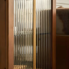 Armoire de rangement moderne sur pieds en bois brun et verre
