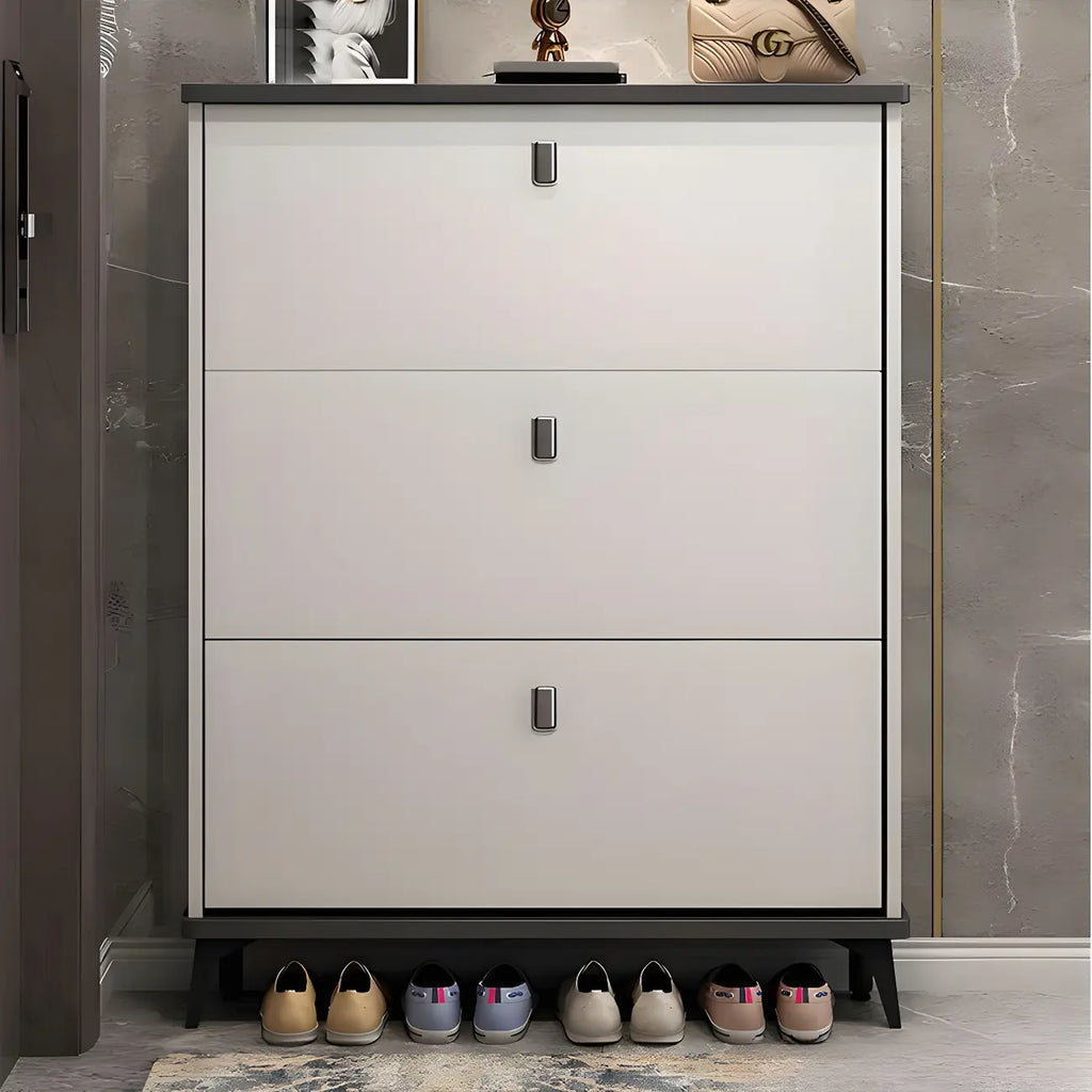 Armoire à chaussures d'entrée grise et blanche à façade rabattable