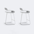 Tabouret de bar industriel en plastique et structure en acier, dossier bas et sans accoudoirs
