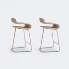 Tabouret de bar industriel en plastique et structure en acier, dossier bas et sans accoudoirs