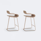 Tabouret de bar industriel en plastique et structure en acier, dossier bas et sans accoudoirs