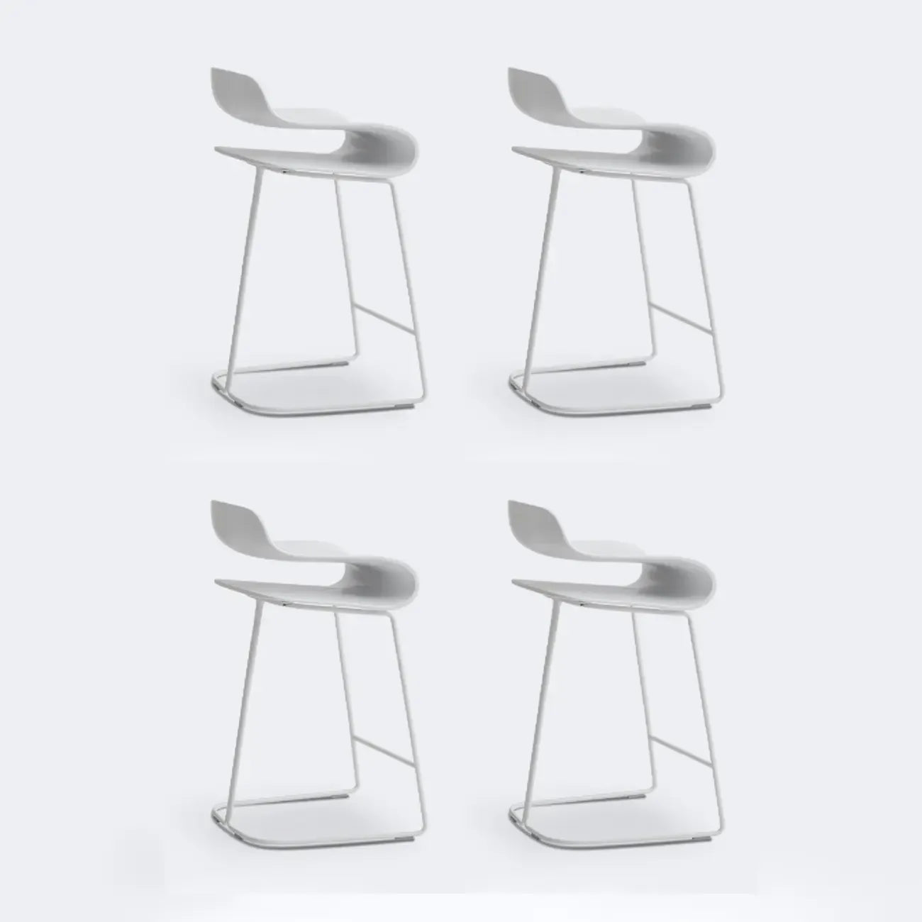 Tabouret de bar industriel en plastique et structure en acier, dossier bas et sans accoudoirs