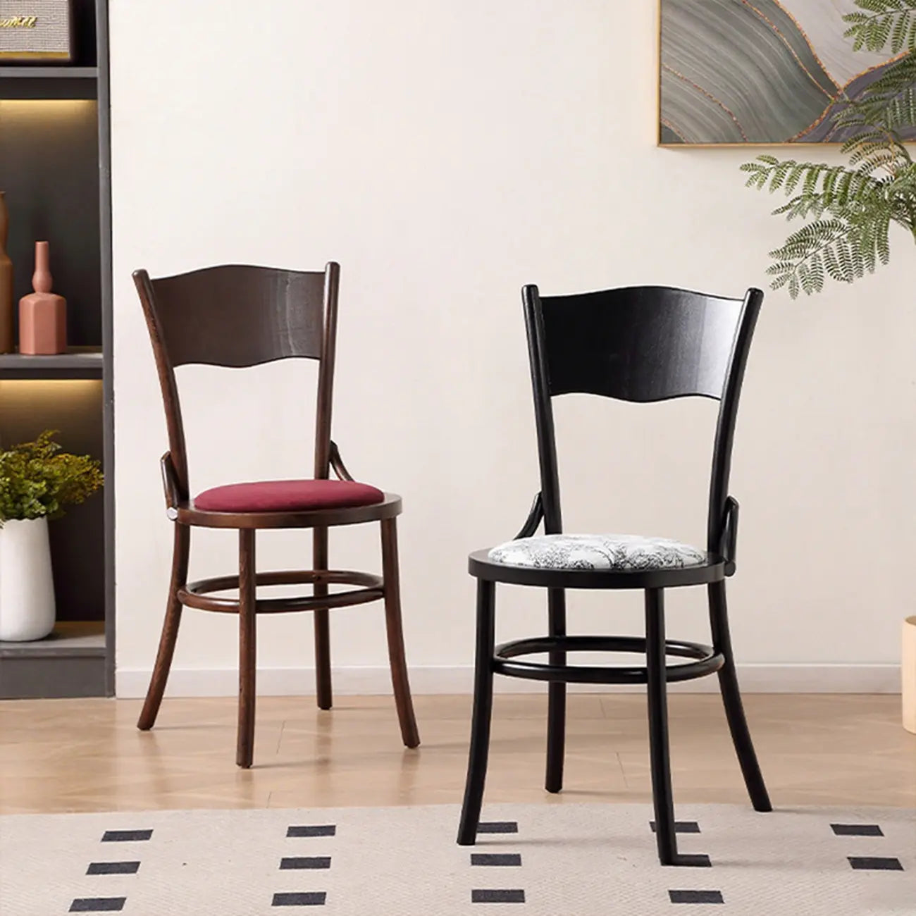 Chaise de salle à manger ronde en bois de style moderne du milieu du siècle