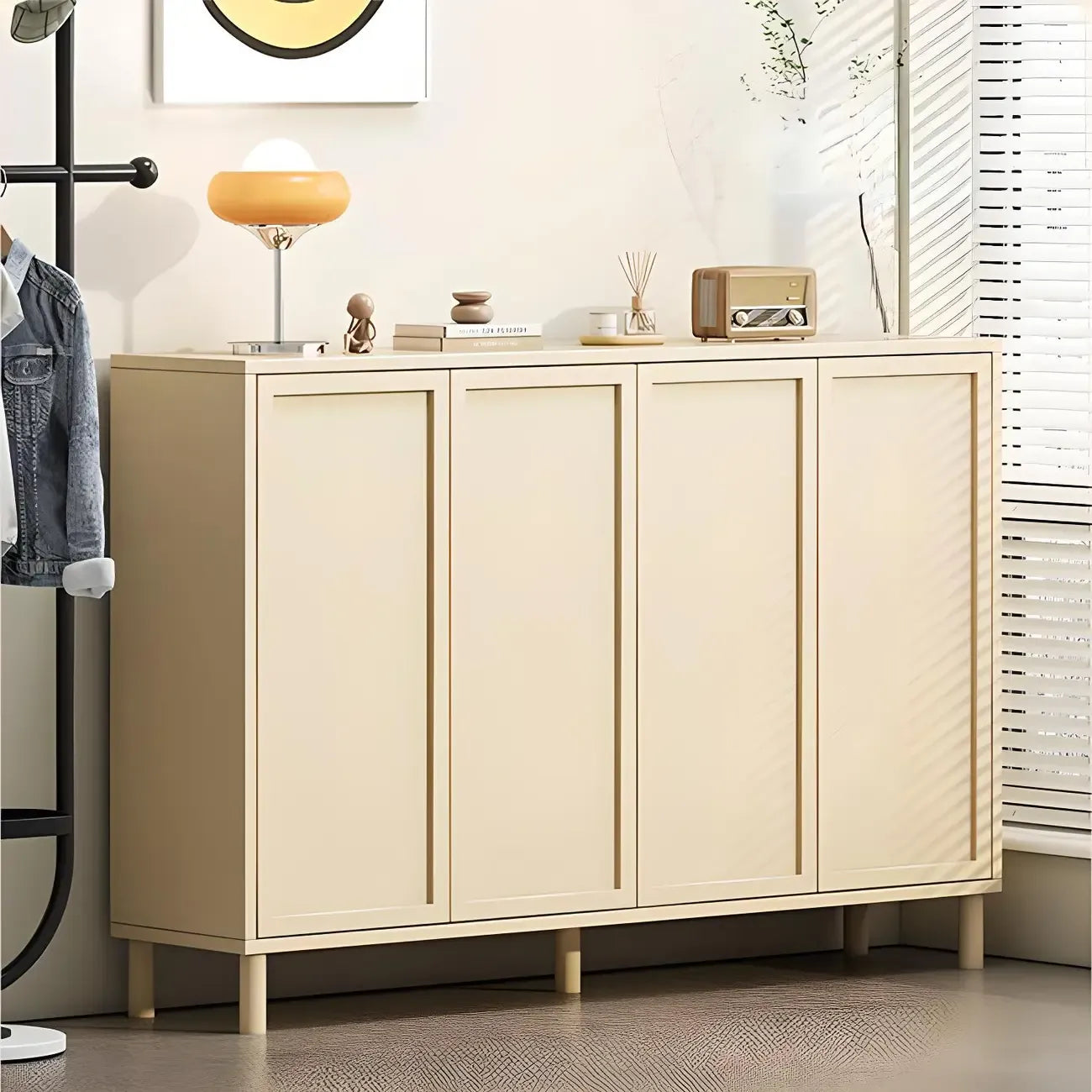 Meuble à chaussures en bois blanc crème avec étagère à chaussures