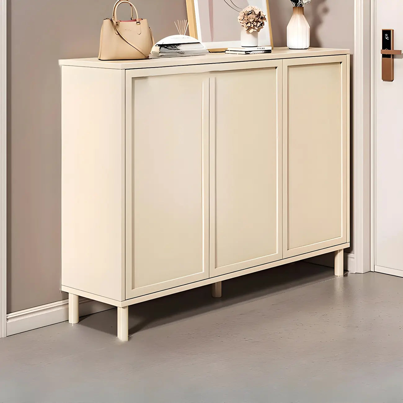 Meuble à chaussures en bois blanc crème avec étagère à chaussures
