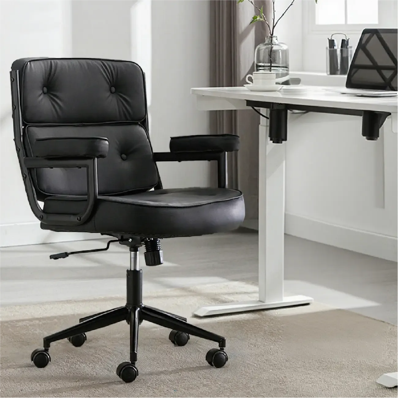 Chaise de bureau ergonomique moderne en cuir, réglable et inclinable