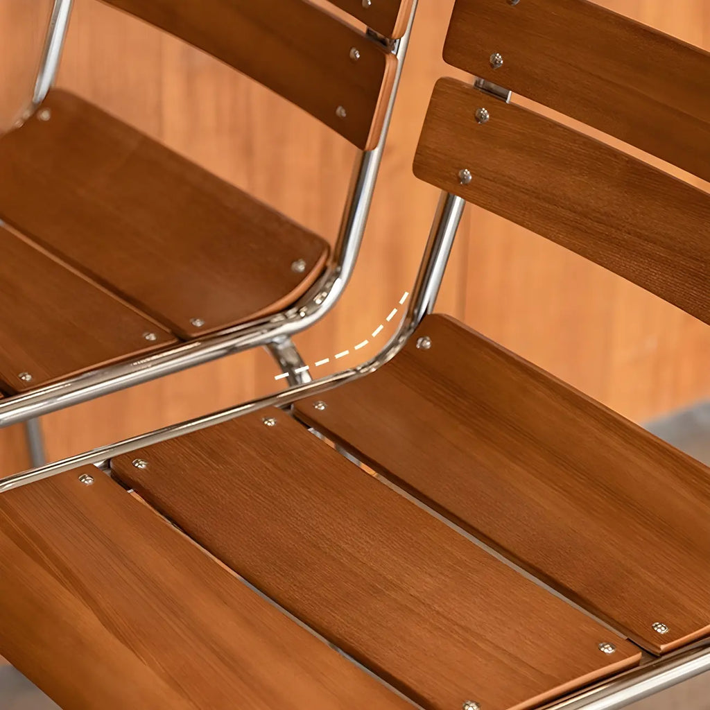 Tabouret de bar robuste avec structure en acier et dossier confortable en bois brun
