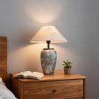 Lampe de table moderne en céramique grise avec abat-jour en tissu