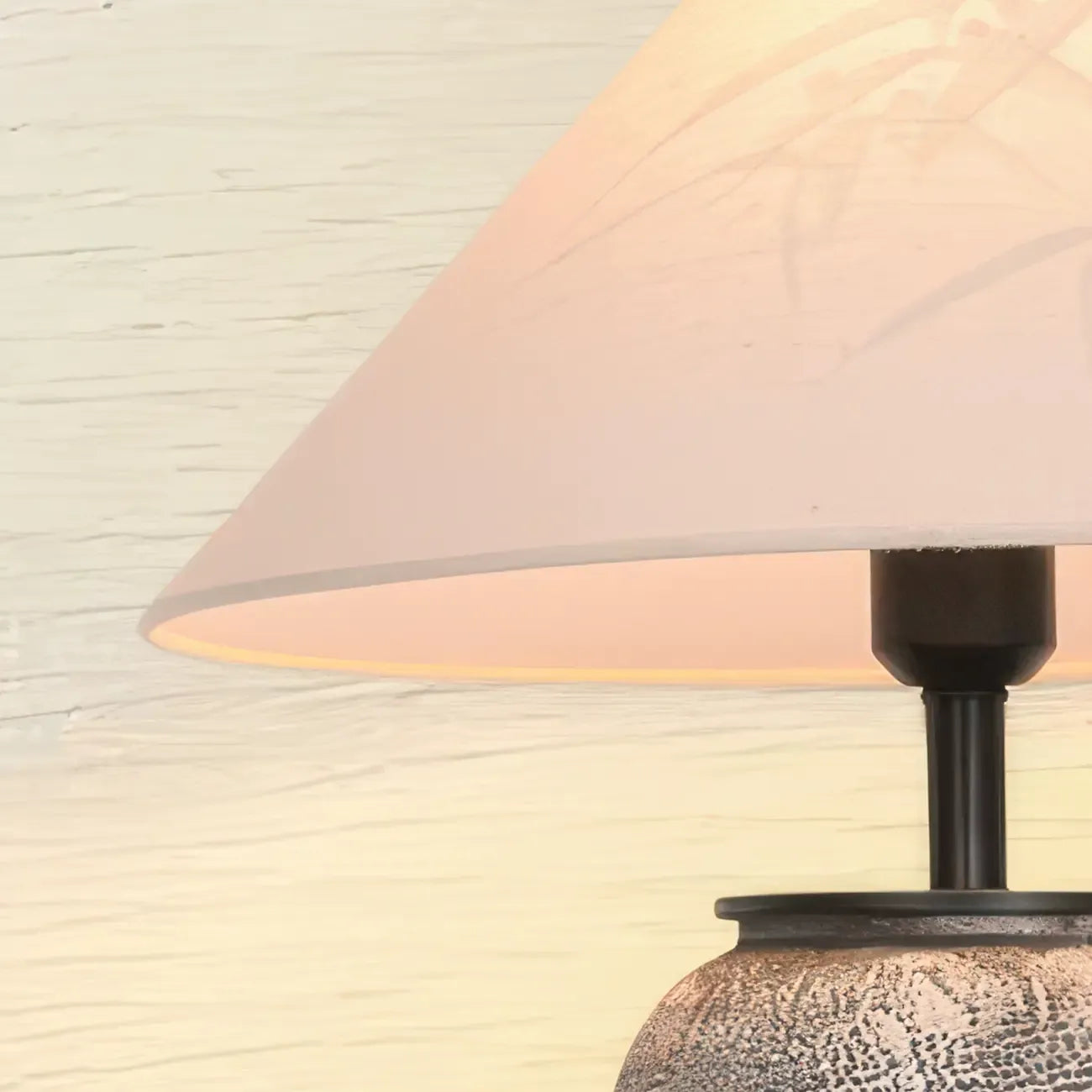 Lampe de table moderne en céramique grise avec abat-jour en tissu