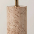 Lampe de table élégante avec base en marbre beige et abat-jour en tissu