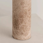 Lampe de table élégante avec base en marbre beige et abat-jour en tissu