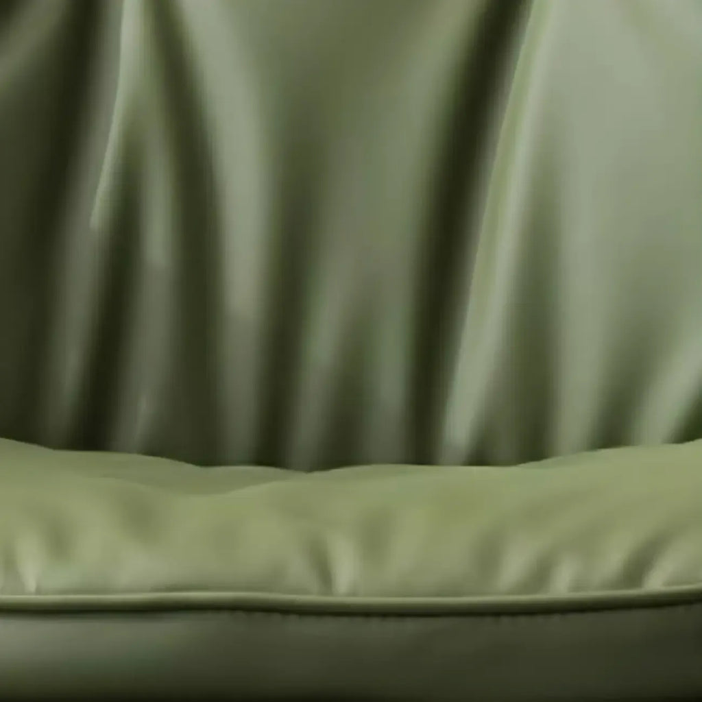 Fauteuil de bureau réglable en cuir capitonné avec base dorée