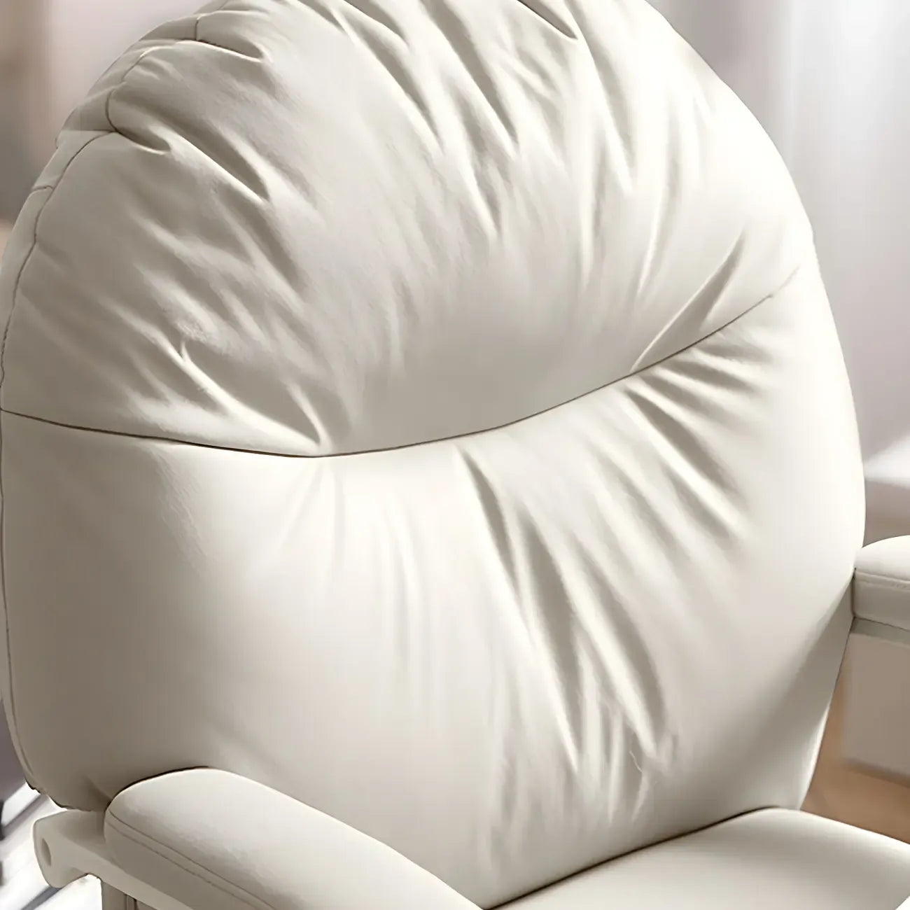 Chaise de bureau élégante à roulettes en cuir blanc