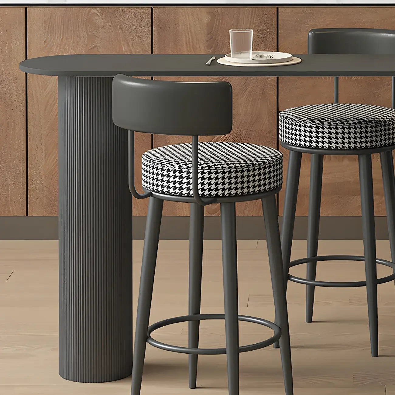 Tables de bar modernes en fer gris pierre avec rangement, forme libre