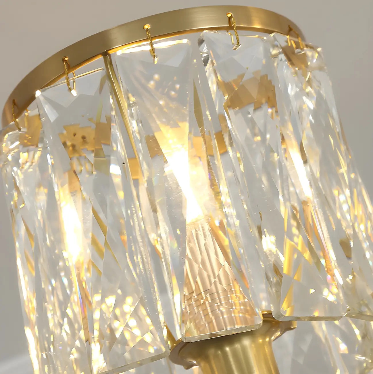 Suspension cylindrique moderne en cristal doré pour îlot de cuisine