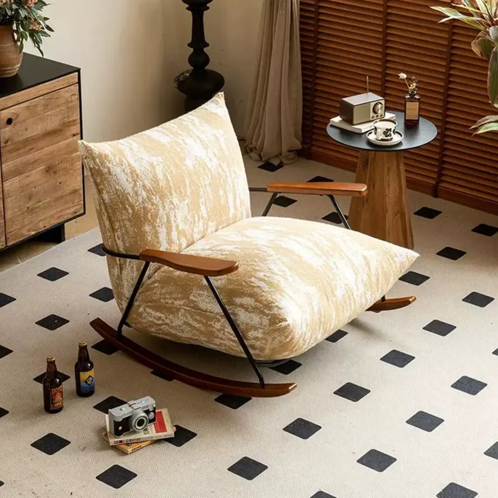 Fauteuil à bascule moderne avec revêtement en fausse fourrure de vison et structure en métal