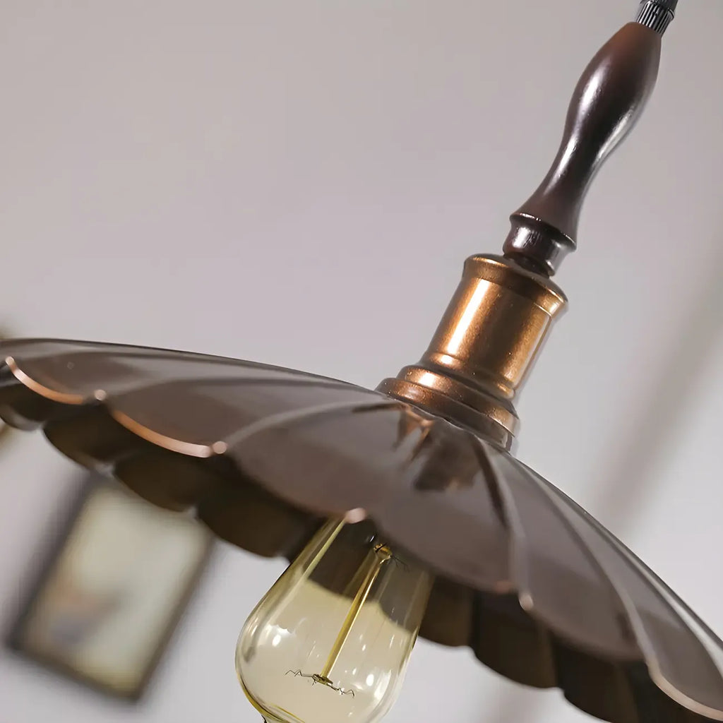 Suspension ronde conique cannelée en fer brun