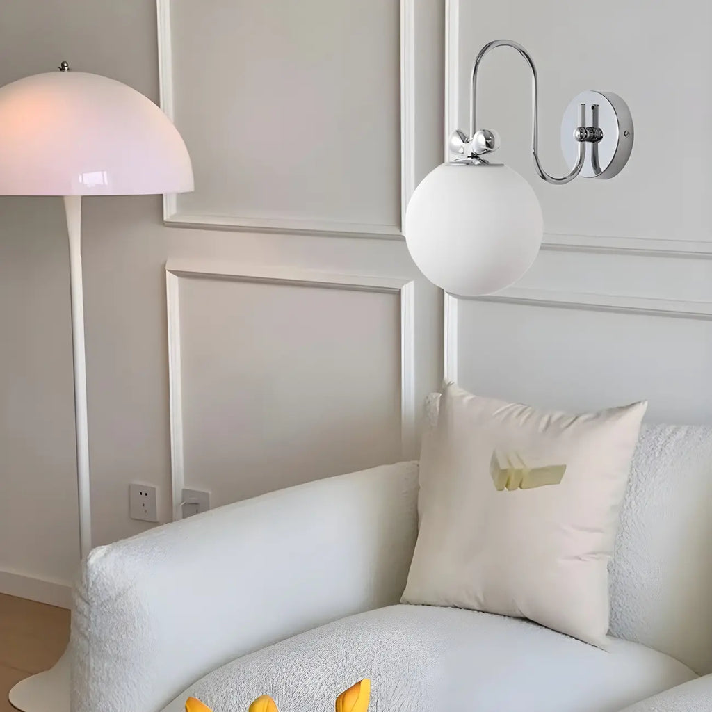 Applique murale LED Globe avec finition chromée pour chambre