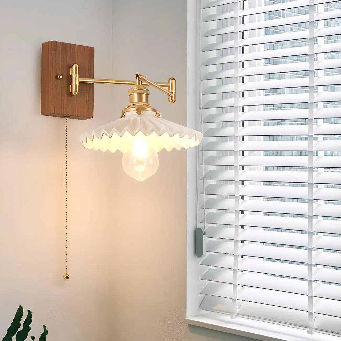 Lampe murale élégante à bras articulé plissé pour usage de chevet