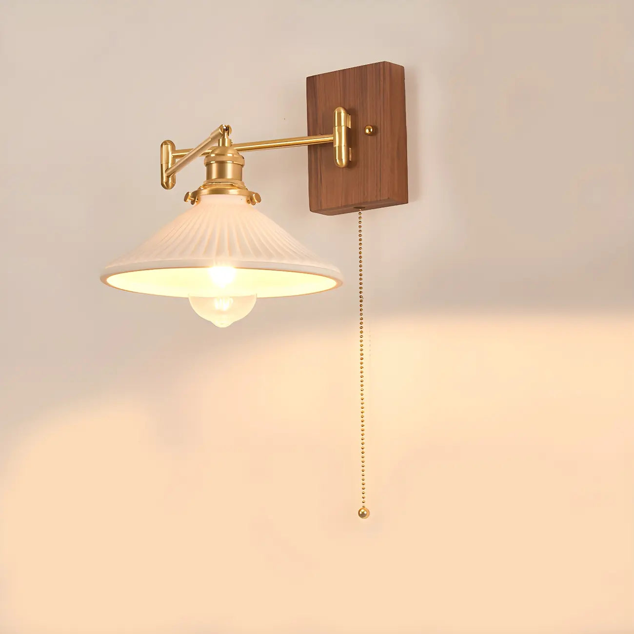 Lampe murale élégante à bras articulé plissé pour usage de chevet