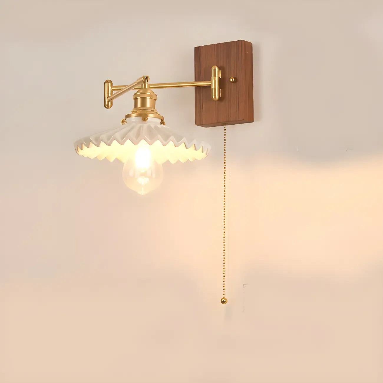 Lampe murale élégante à bras articulé plissé pour usage de chevet