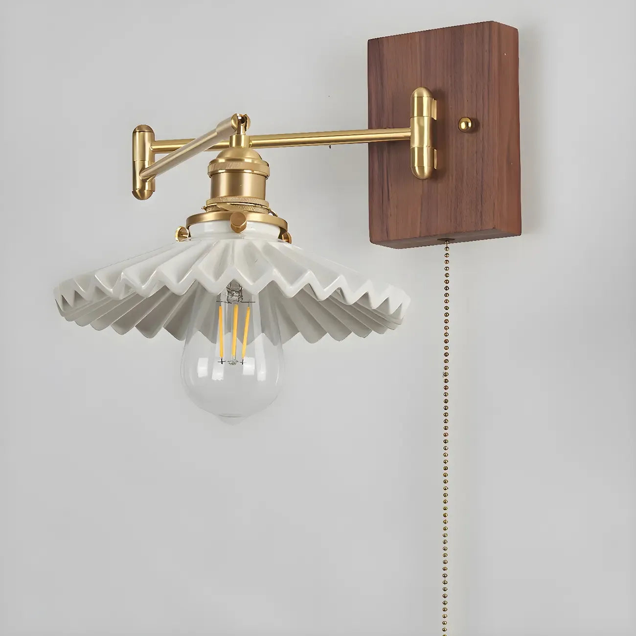 Lampe murale élégante à bras articulé plissé pour usage de chevet