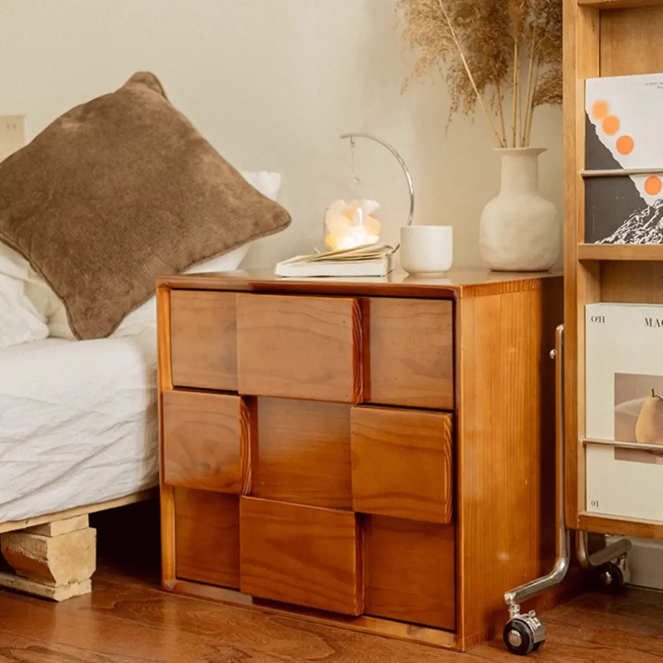 Table de chevet en bois de style moderne du milieu du siècle avec 2 tiroirs