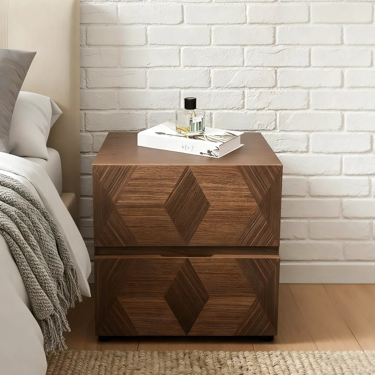 Table de chevet étroite élégante en bois brun noyer à 2 tiroirs
