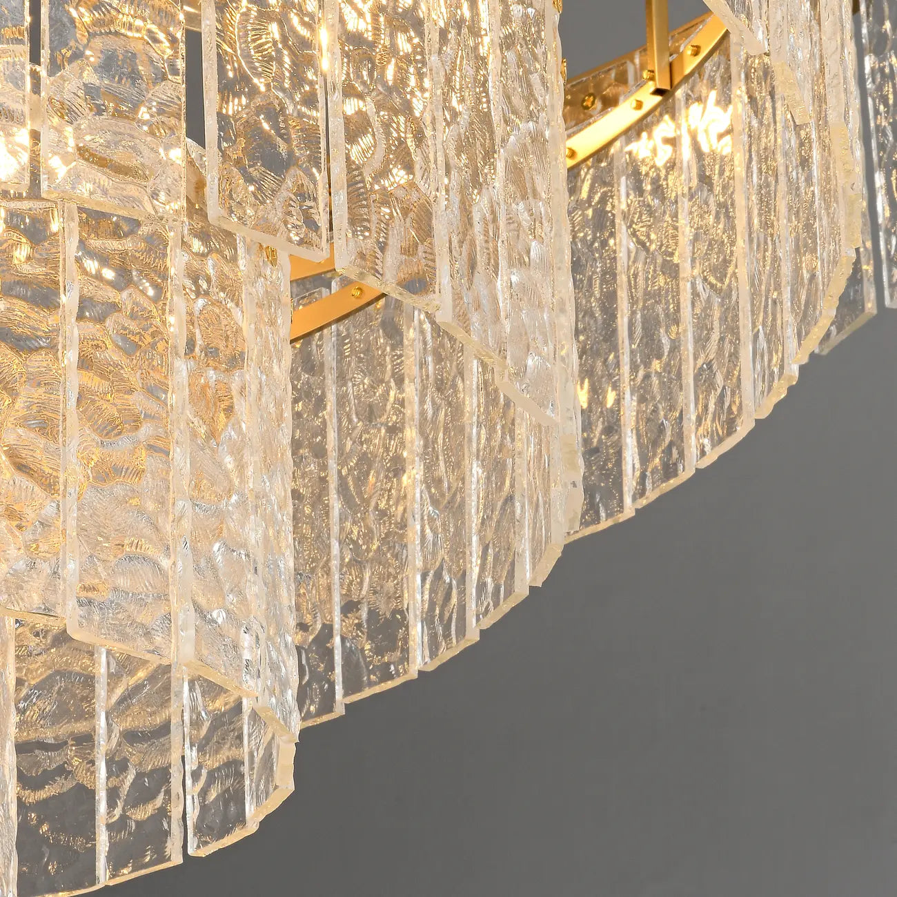 Lustre Gaia de luxe avec tige de suspension en laiton et verre étagé