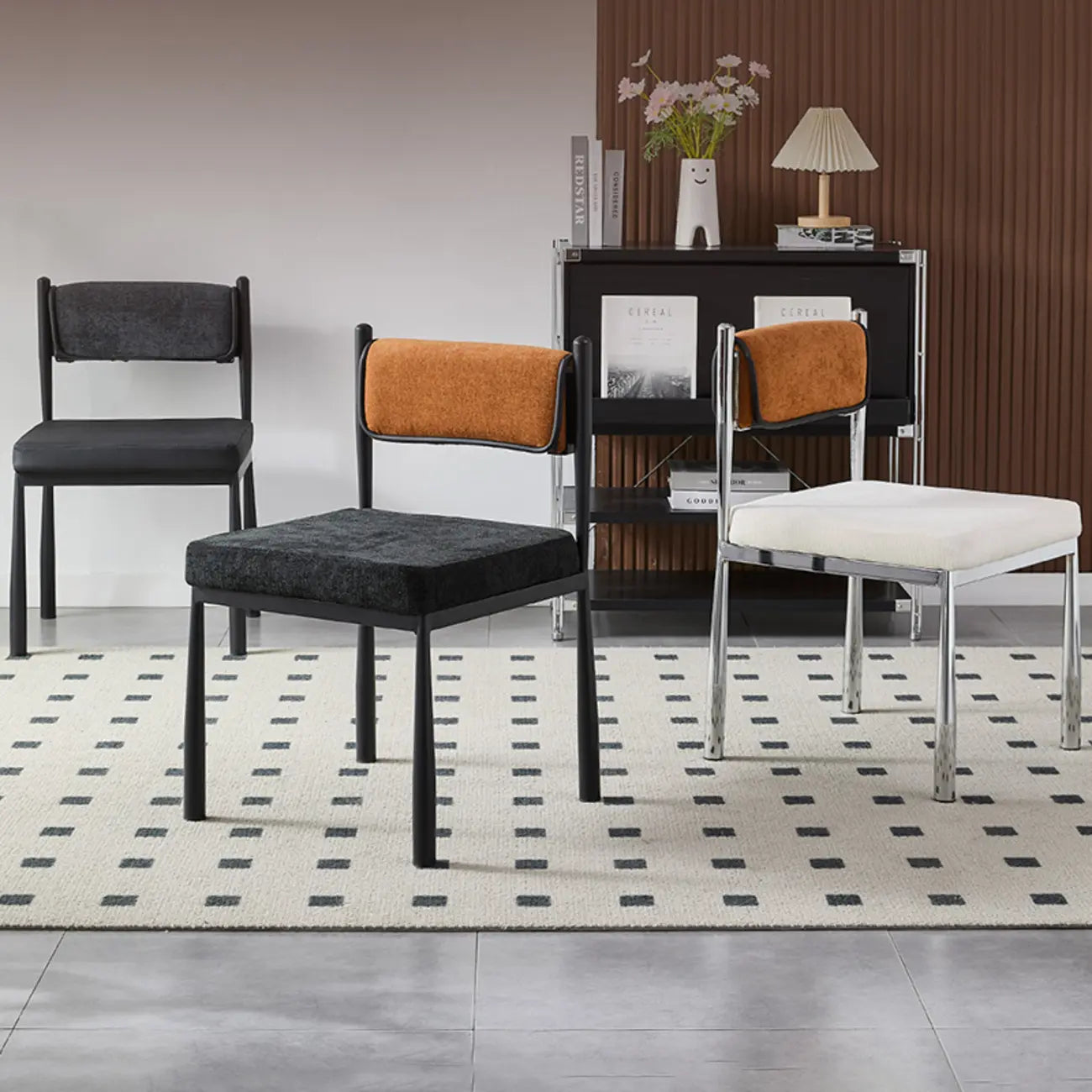 Chaise de salle à manger rembourrée en lin de style moderne du milieu du siècle