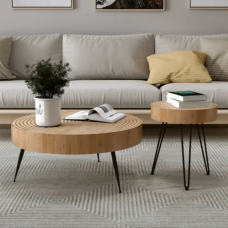Tavolino scandinavo rotondo a 4 gambe con venature del legno
