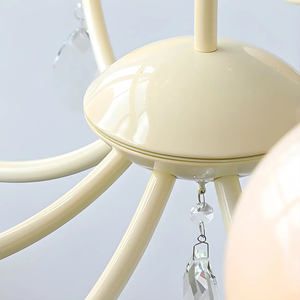Lustre moderne en cristal, métal ivoire et verre blanc.