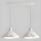 Suspension moderne beige conique pour îlot de cuisine, réglable.