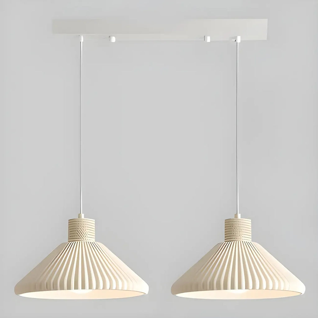 Suspension moderne beige conique pour îlot de cuisine, réglable.