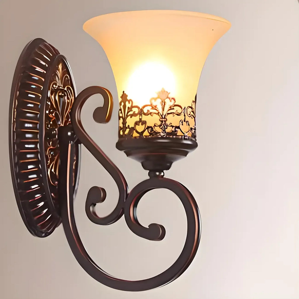 Applique murale LED en bronze vintage avec abat-jour en verre dépoli