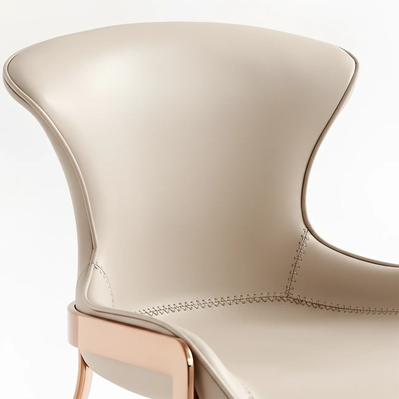 Chaises de salle à manger glamour à oreilles en cuir selle avec pieds en métal