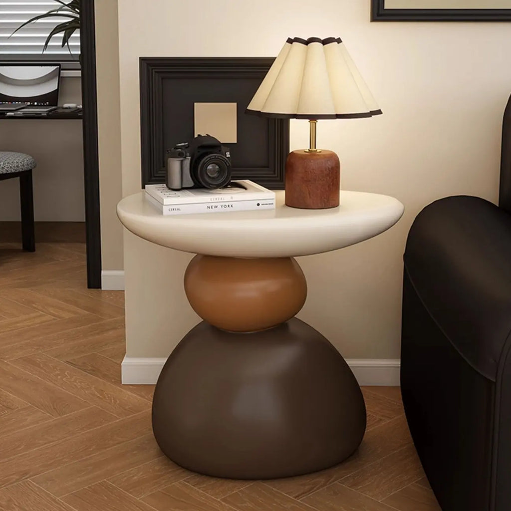 Table d'appoint contemporaine à base en résine artistique