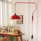 Applique murale géométrique rouge élégante à bras articulé pour salle à manger