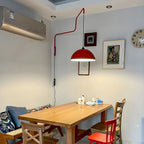 Applique murale géométrique rouge élégante à bras articulé pour salle à manger