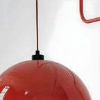 Applique murale géométrique rouge élégante à bras articulé pour salle à manger