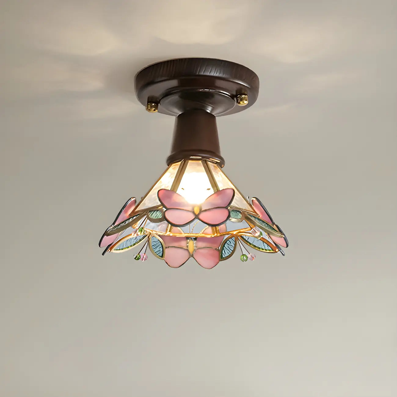 Plafonnier semi-encastré chic en verre et noyer pour la décoration d'un couloir