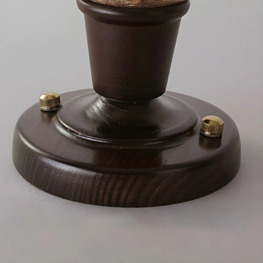 Plafonnier semi-encastré chic en verre et noyer pour la décoration d'un couloir