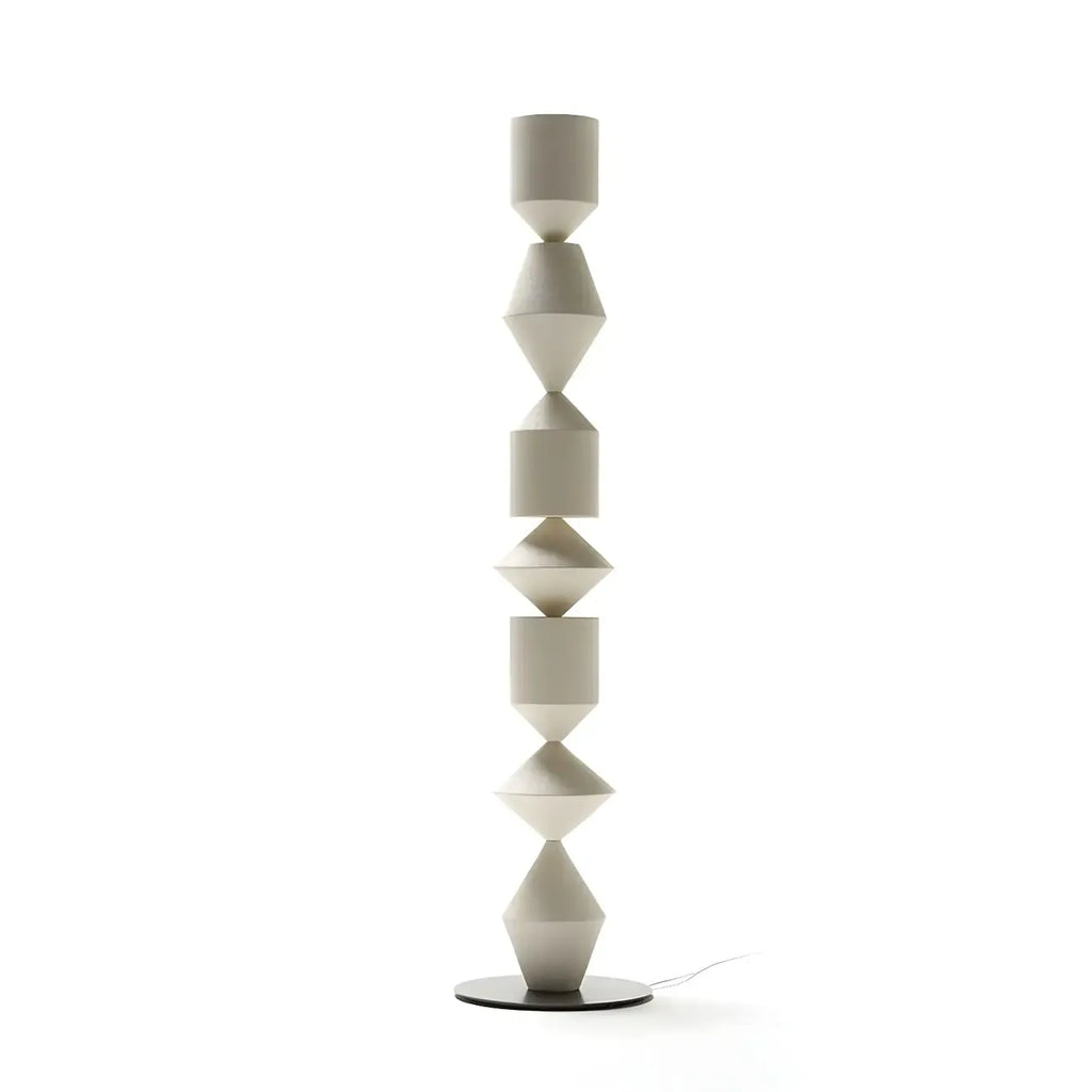 Lampadaire sculptural géométrique contemporain en métal pour salon