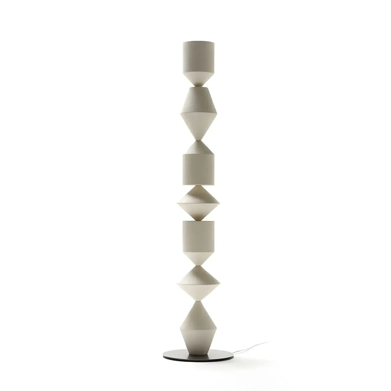 Lampadaire sculptural géométrique contemporain en métal pour salon