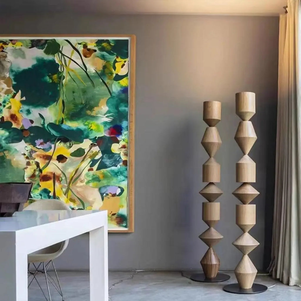 Lampadaire sculptural géométrique contemporain en métal pour salon