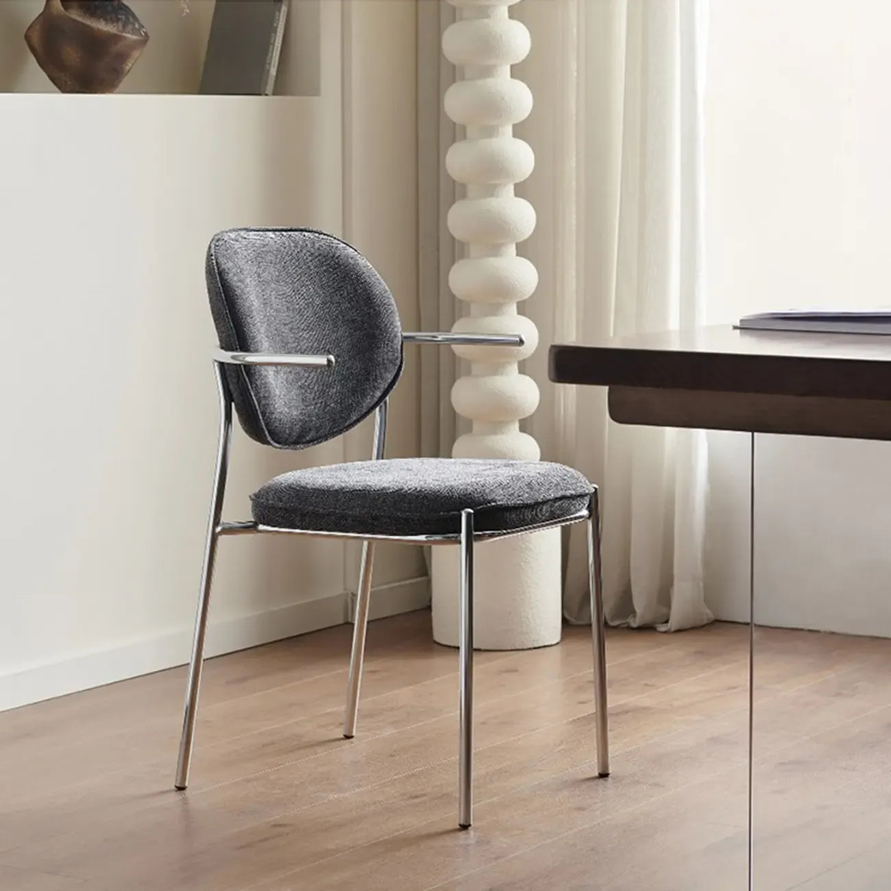 Chaises de salle à manger minimalistes sans accoudoirs, revêtues de tissu et rembourrées