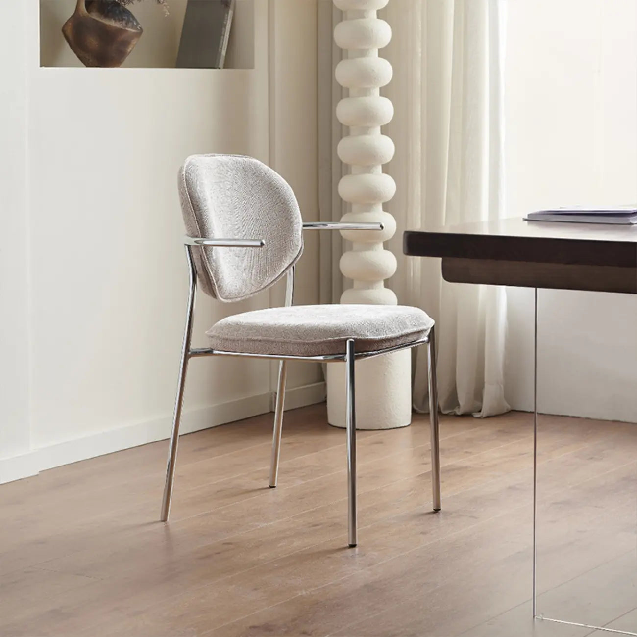 Chaises de salle à manger minimalistes sans accoudoirs, revêtues de tissu et rembourrées
